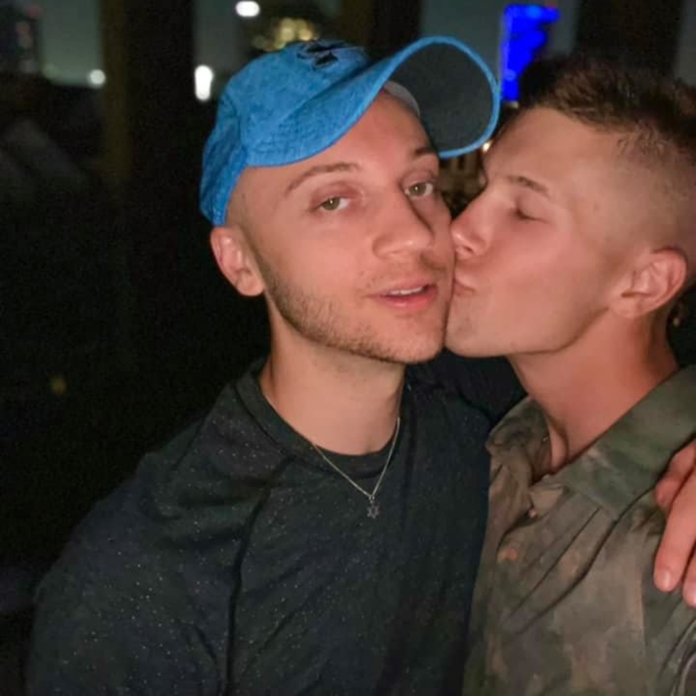 Meet your Posher, Corey